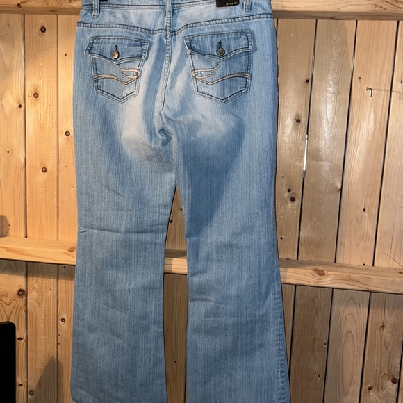 Foster Jeans Co. Bootcut Jeans 8 - Picture 2 of 8